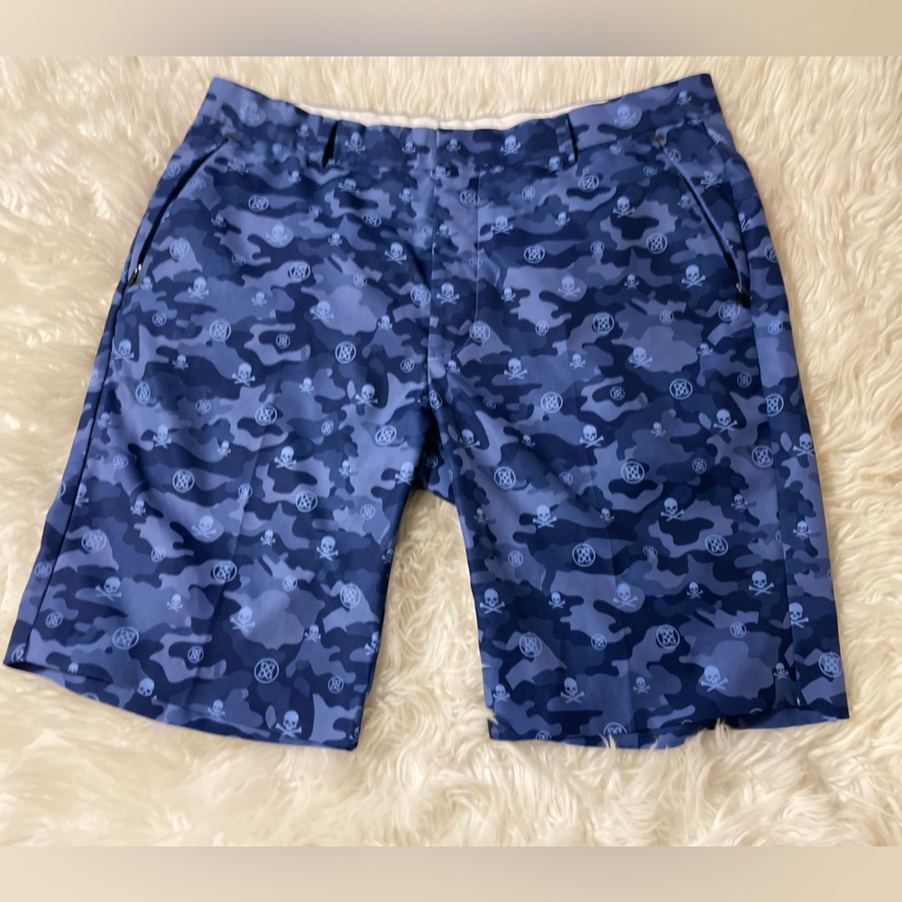 G/FORE Men’s Blue Camouflage With Skulls Golf Shorts. Size 36